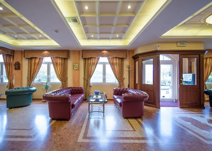 Hotel In 3*
