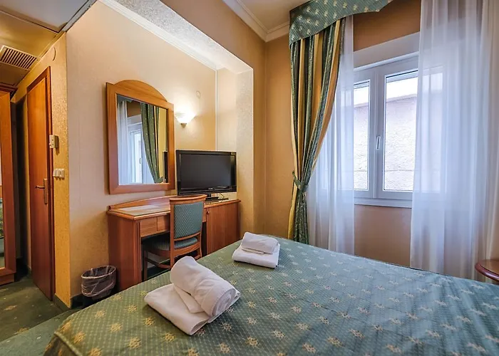 In Hotel 3*